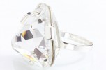 Stříbrný prsten ve tvaru trojúhelníku